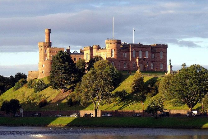 Urquhart Castle, Culloden, Clava Cairns, Loch Ness - Loch Ness and Drumnadrochit: scenery with a little Nessie fun
