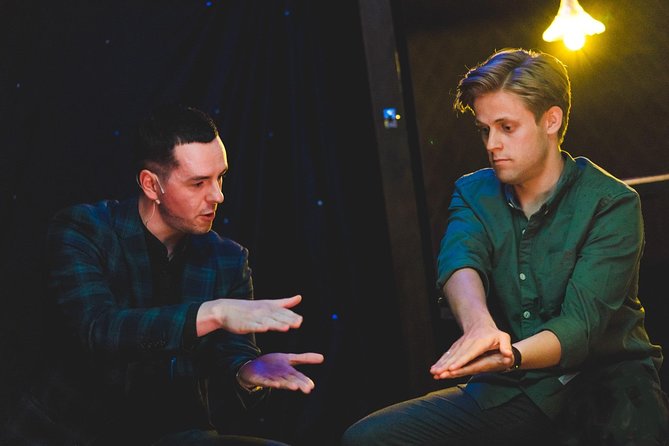 Watch Closely - An Evening of Magic - The Signature Caledonia Card Routine